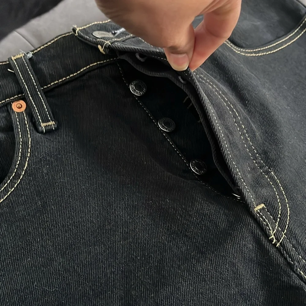 501° ORIGINAL FIT HIGH RISE
WOMEN'S SHORTS size 29 - Picture 5 of 6